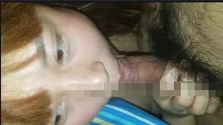 金髮女友幫助舒服的入眠