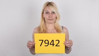 【CzechCasting】7942｜Michaela (22yo), a horny and shy blonde from Prague