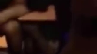 酒吧內旁若無人的開插