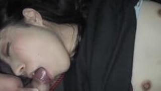 趁女友閨蜜喝醉時 偷偷潛入房內上她