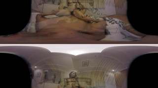 嫩白淫蕩大波少女任你玩