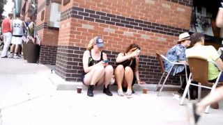 I was waiting for the light to change, when behind me this girl was about to get up, so I turned on the camera