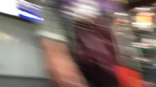 Milf sexy ?escalator