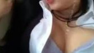 这次玩的太大了，大白天停车场玩车震，对白清晰  最后还内射