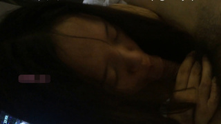 本土清秀的小妹給哥舔蛋蛋 不自覺就口爆了