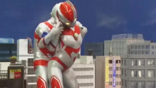 Hahahahahahahahahaha 制造小奥特曼 真强 人才 看到一个动漫的不容易啊