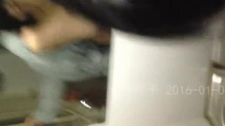 [自拍露臉]情侶找刺激，搭火車順便愛愛！女友身材很好唷（有影）