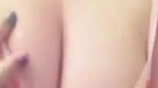 「航空母艦」撞過來，胸狠妹嬌慎：洗澡囉～誰能幫她洗？（有影） - 2