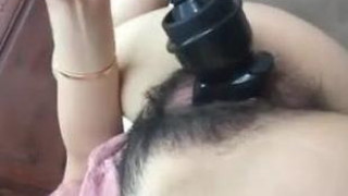 [自慰潮吹]光插著不動就有反應～騷妹妹按摩棒刺激突然噴發！（有影） - 1