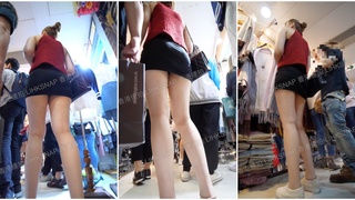 港女走光偷拍(16)