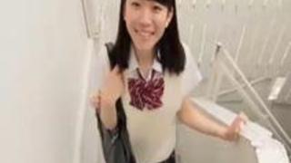 シャンプーの香りがしてきそうな清潔感のある女子校生のパンチラＩＶｗ