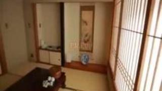 浴衣姿の色白激カワ彼女を和室で押し倒してギンギンチンポをねじ込む