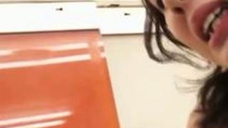 【吉川あいみ】人気の無い店の中で生チ○コをハメまくる３Ｐセックス！？スレンダーなのに巨乳なエロすぎるカラダが突く度に揺れてエロすぎなんだがｗｗ