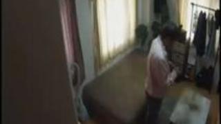 美人で清楚な雰囲気がたまんねぇ！素人の奥さんの巨乳にフル勃起しながら強引に迫って男根ぶち込み悶絶中田氏！