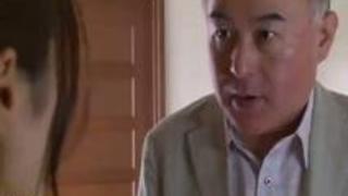 おやじに太いチンポをはめられてしまいました