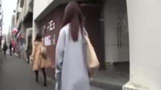 街頭でナンパした19歳のエロい美人若妻とホテルでハメ撮り