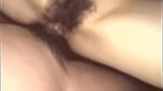 淫乱な日本人は、バンの後ろで犯された