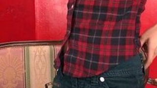 親目盗み覚えたてオナニーで快楽貪る童顔娘たち盗撮