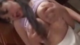 沖縄アンナ巨乳の母