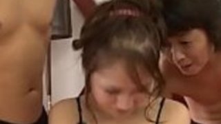 ミズキ・イオリは猫と唇で魔法をかける