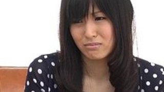 オナニーのインタビュー！美女にいやらしいことを聞いて服を脱がしていく！