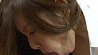 彼女の濡れた猫を素敵なキノコの頭で犯させるHD +