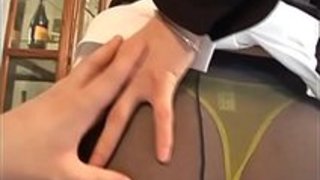 フェラチオ後に髪の毛が詰まった日本人の熟女