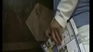 日本ラブストーリー||女子高生が公衆トイレで誘惑し、外部に犯されます