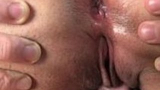 彼女の男のHD +によってきっばかり毛むくじゃらのマフを持つアジアのふしだらな女