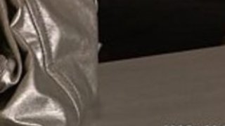 セクシーな女は、成熟した男をからかいます