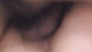 由香松下は、バイブレータや掘削を取得します。