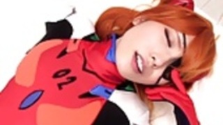 日本のコスプレ赤毛は、セックスの前にcocksucks