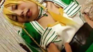 アジアのコスプレベイビーフェラチオとクソ