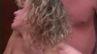 ヴィンテージポルノクリップでジュリアン・ジェームス、トレイシー・アダムス、アジャ