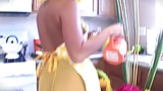 漫画のスタイルアビゲイルマックは台所に降り