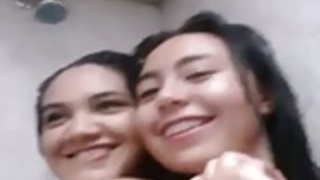 シャワーインドネシアの女