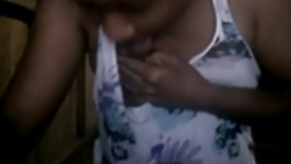 フィリピンMOM CHERRY CORSEN CAMで彼女自身乳首吸い