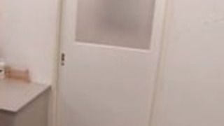 坂本光は、非常に角質の医師によってgyno検査を受けます