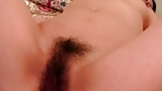 待ち伏せをしている夫。