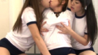 熟女レズ､豊満ボディの美熟女たちがむっちりの体操服に巨尻ブルマーで絡み合いですぞ