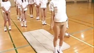 ジム·クラスの間にアジアのティーン毛深いプッシーズホットアスストレッチ