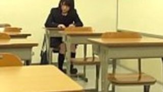 ティニー・ホーニー・ジャパニーズ・女子高生[Part1] - WWW.JAV24.ML上のもっと映画