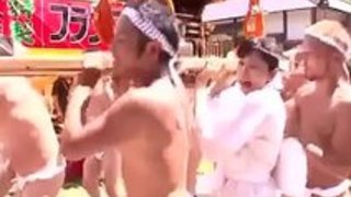 ハノイ・コム - ハノイ・コムの女性祭で麻美ユマ