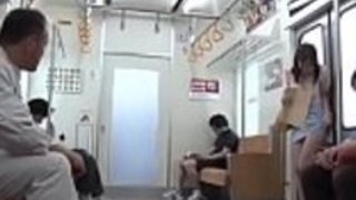 Datingsolo.com - 日本の女の子は地下鉄で消化し、Filthy Strangerによって虐待を受けた