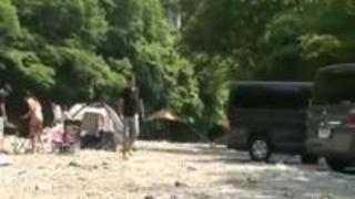 キャンプに来たのにパイ射セックス優先しちゃうビッチギャル iQoo