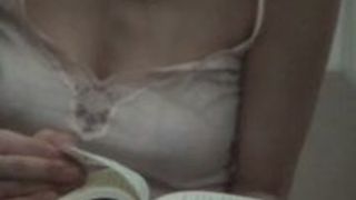 巨乳 メガネ 乳首 美人 奥さん