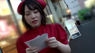 【プリケツ美少女JD/ナースコス/中出し&顔射】東京に馴染めない地方出身マキちゃんは寂しくて週5でオナニー！！恥ずかしがりだけど実はエッチなことが大～好きなエロカワJDだった！！がむしゃらにしゃぶり付き一生懸命フェラしてくれたご褒美にバリ硬チ○ポをIN！！まん丸ボリューミーな美尻を鷲づかみにして突きまくる！！どんな時でも笑顔を絶やさないMっ娘とコスプレセックスまで楽しんで、中出し&顔射フィニッシュ！！ まき 20歳 大学1年生 ガールズバーと牛丼屋でバイト